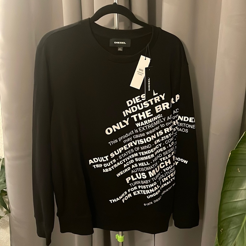 Diesel• Black Crewneck